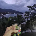 Uma Joia Pe Na Areia Nas Toninhas