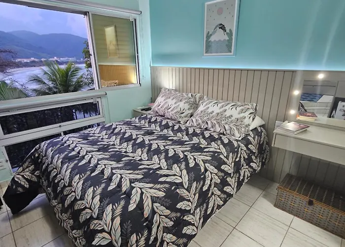 Uma Joia Pe Na Areia Nas Toninhas